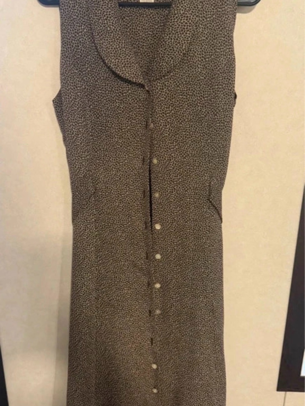 Sleeveless Button-Front Casual Dress in Brown Print